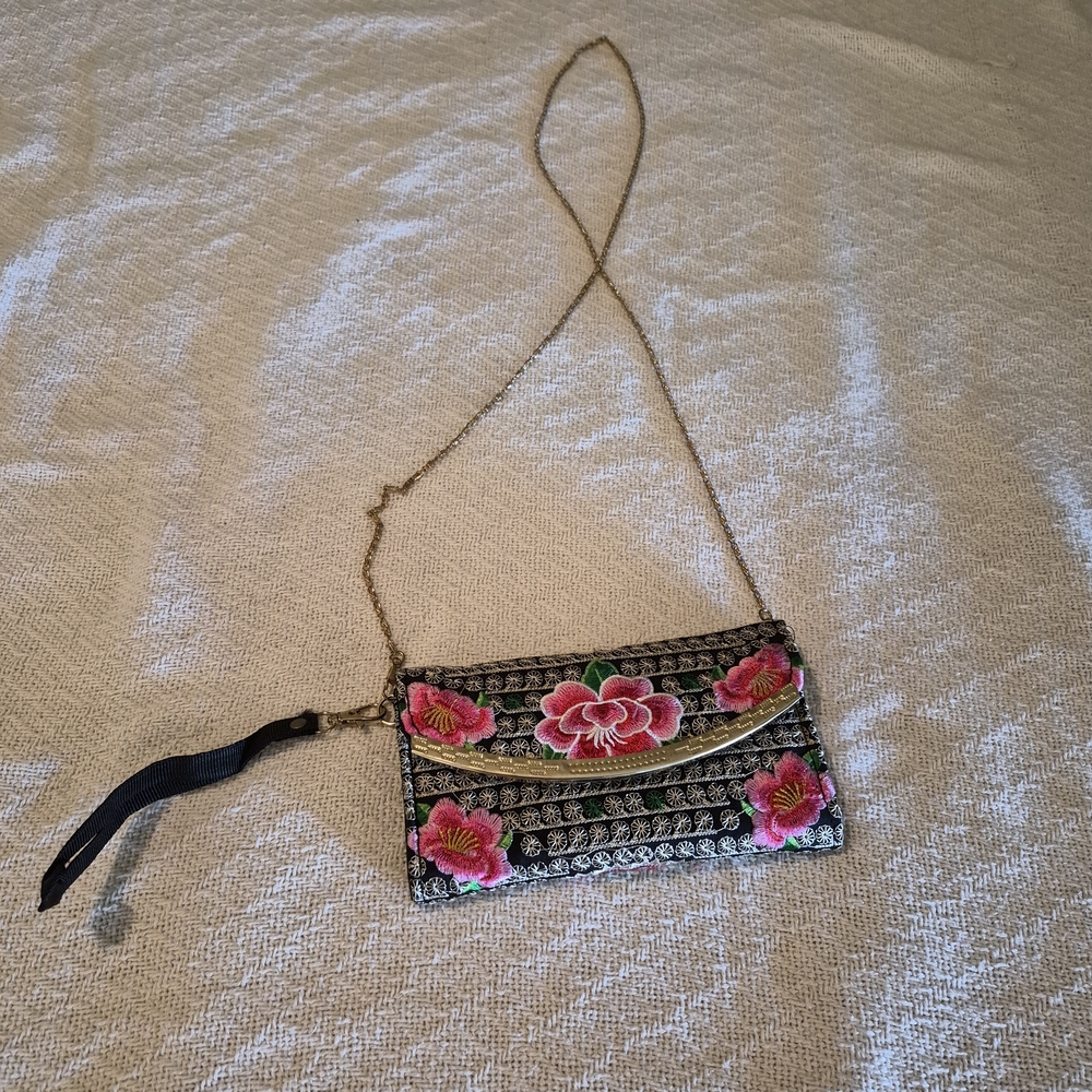 Embroidered Floral Crossbody Clutch - Pink